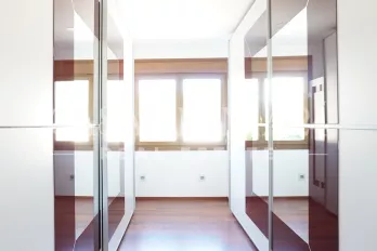 listing-small