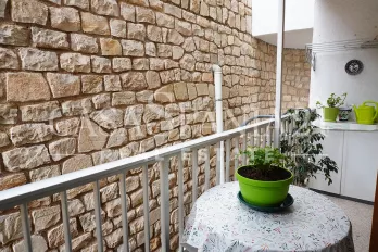 listing-small